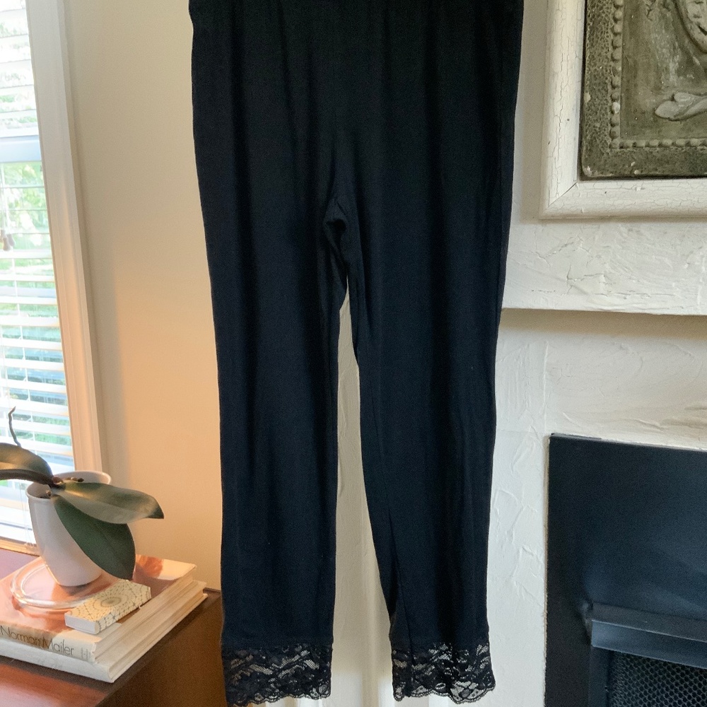 Monoreno Black Lace banded Cropped Leggins Size Small